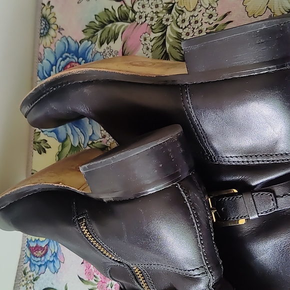 Boot - Picture 5 of 6